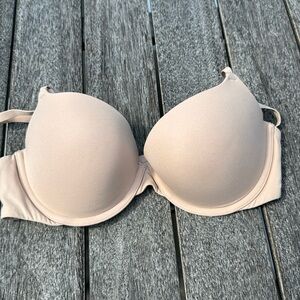 Skims push up bra.